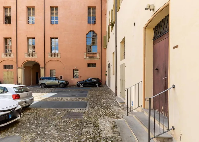 Apartment Dimora Aldrovandi, In The Heart Of Bologna